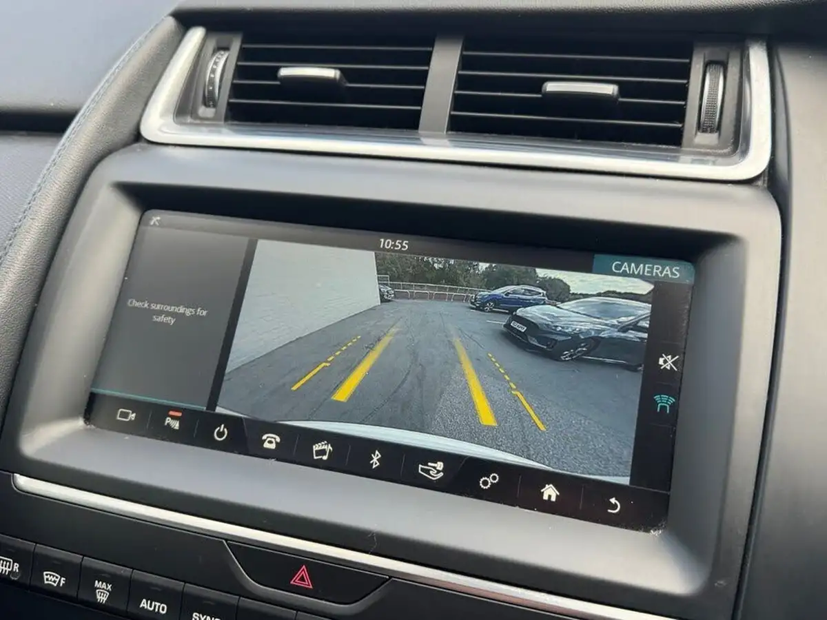 2018-jaguar-e-pace-20-i4-249ps-ss-big-21