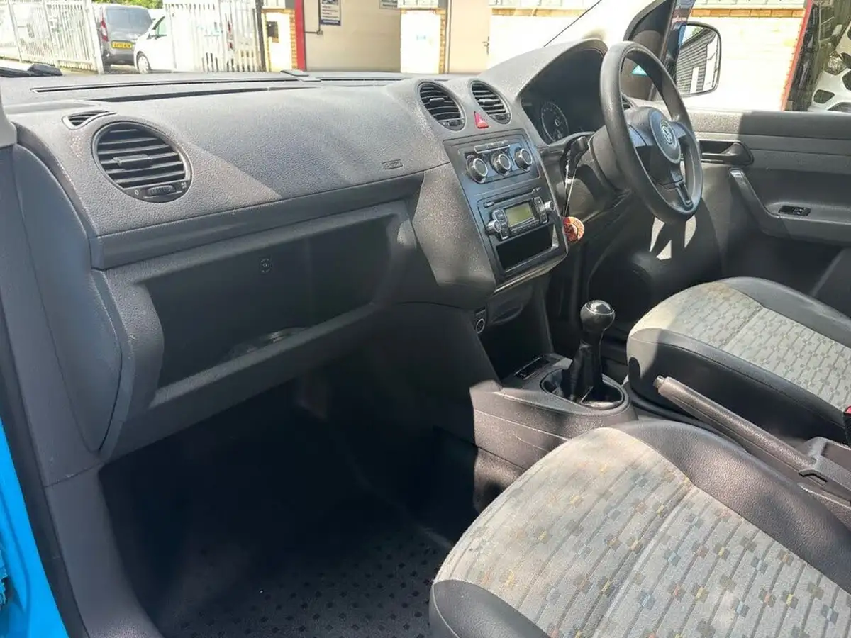 2011-volkswagen-caddy-maxi-16td-maxi-panel-van-big-11