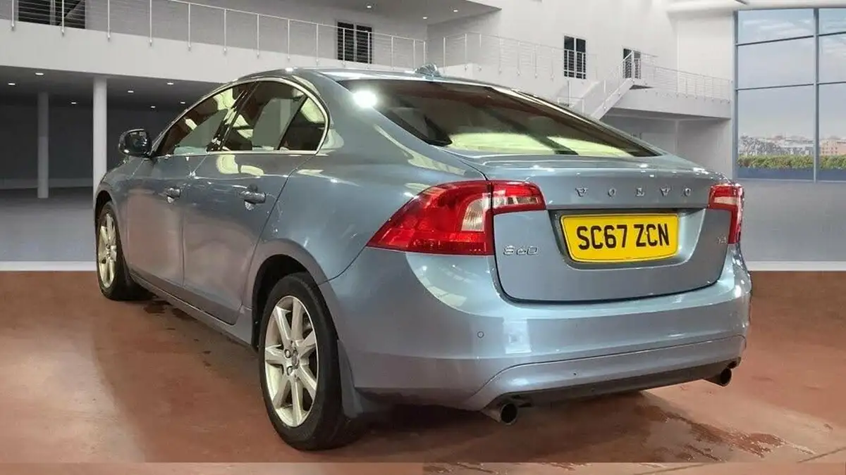 2018-volvo-s60-20-t4-se-lux-geartronic-big-3
