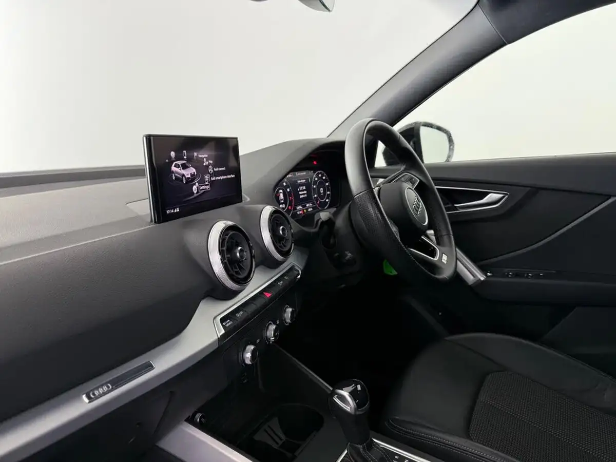 2023-audi-q2-15-35-tfsi-s-line-tronic-big-16