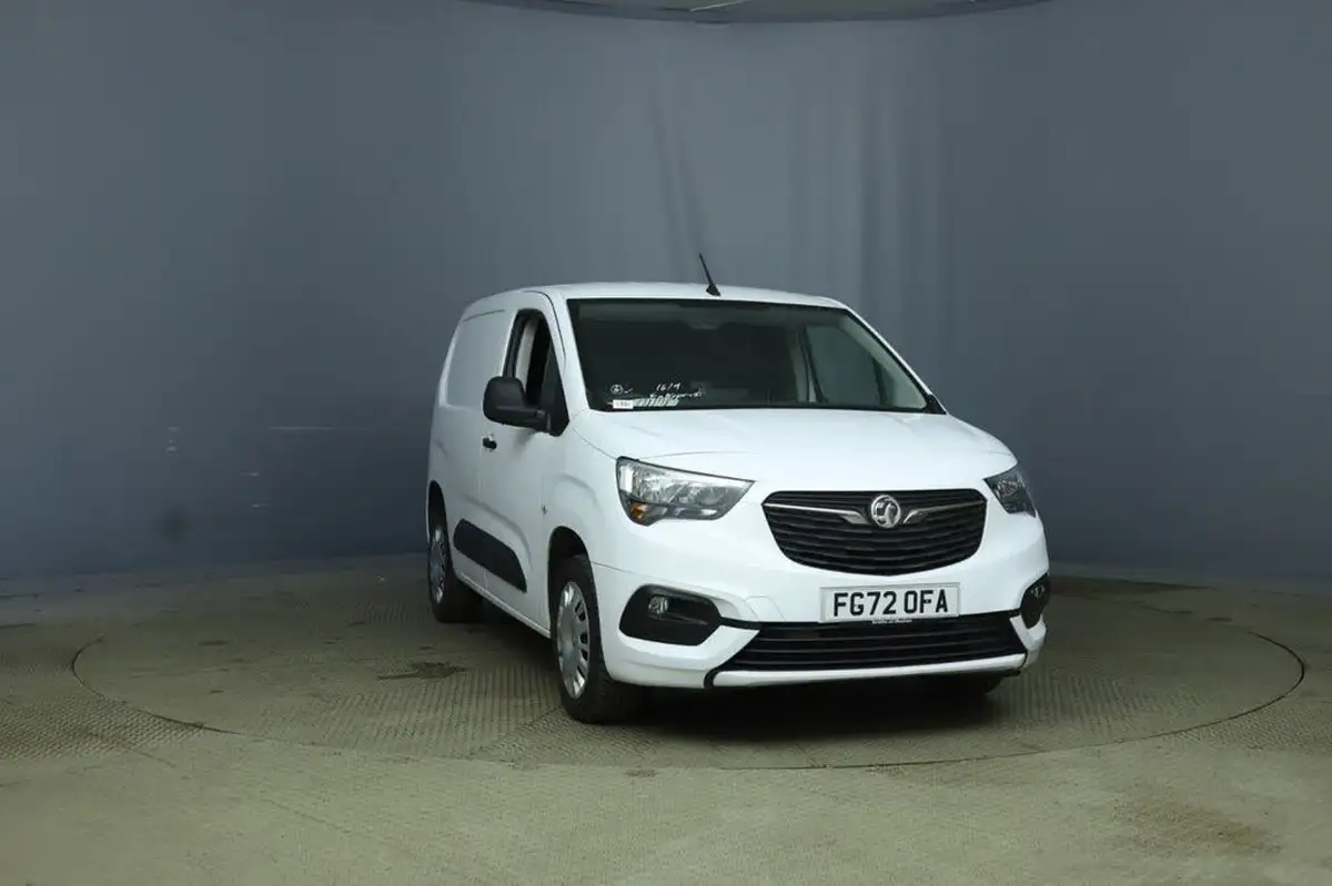 2022-vauxhall-combo-15cdti-sportive-2300-100pseu6dt-l1h1-big-0