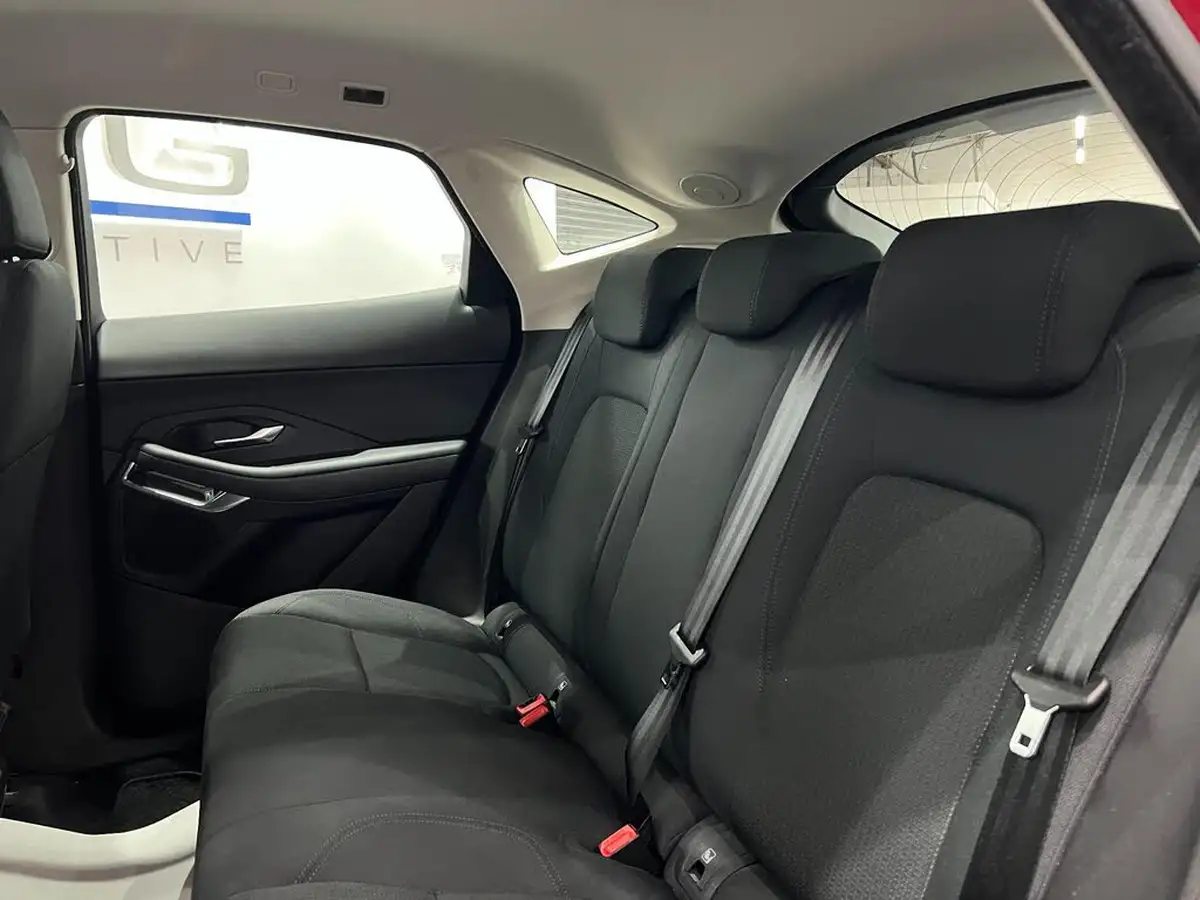 2018-jaguar-e-pace-20-i4d-150ps-ss-big-56