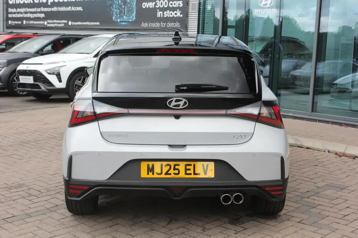 2025-hyundai-i20-10-t-gdi-n-line-s-big-22