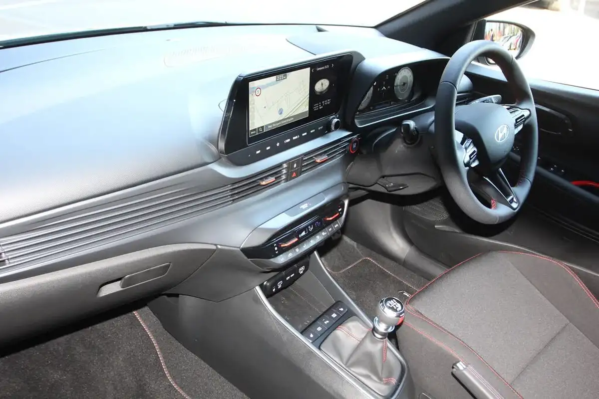 2025-hyundai-i20-10-t-gdi-n-line-s-big-26