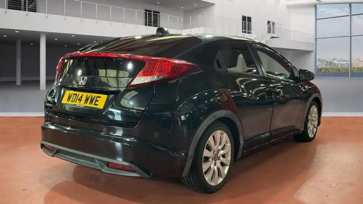 2014-honda-civic-18-sr-hatchback-auto-big-7
