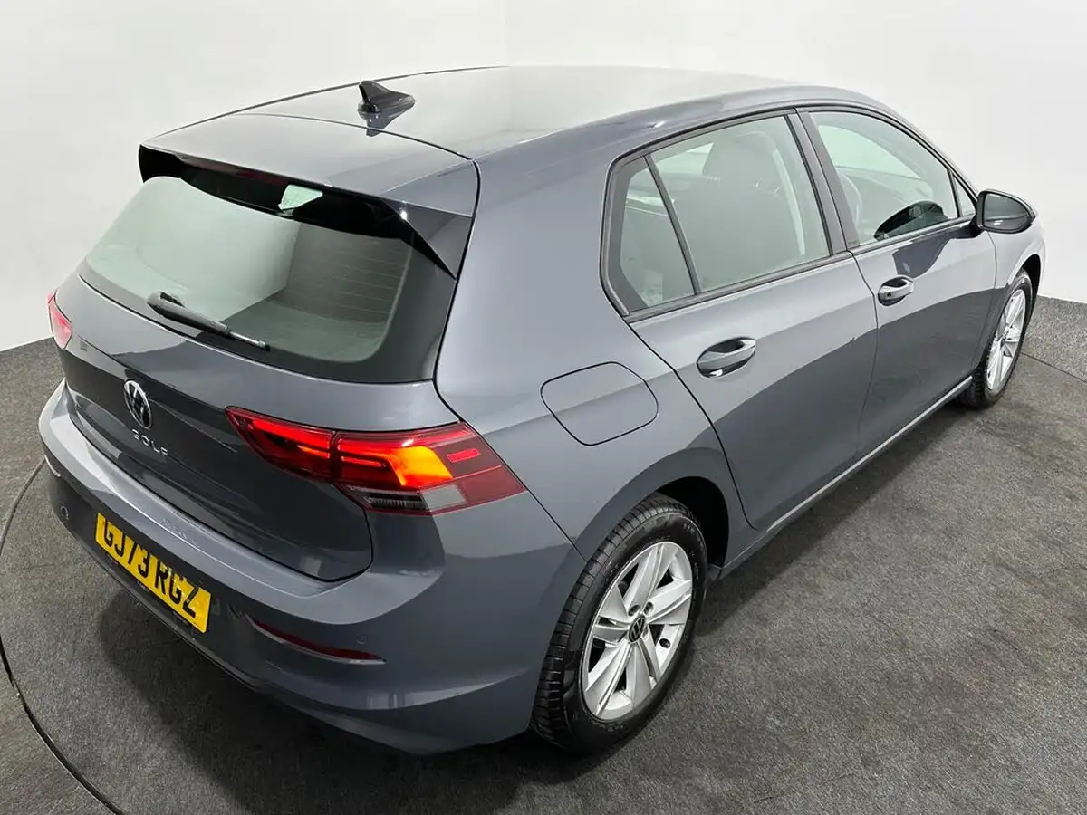 2023-volkswagen-golf-15-tsi-life-150ps-hatchback-big-47
