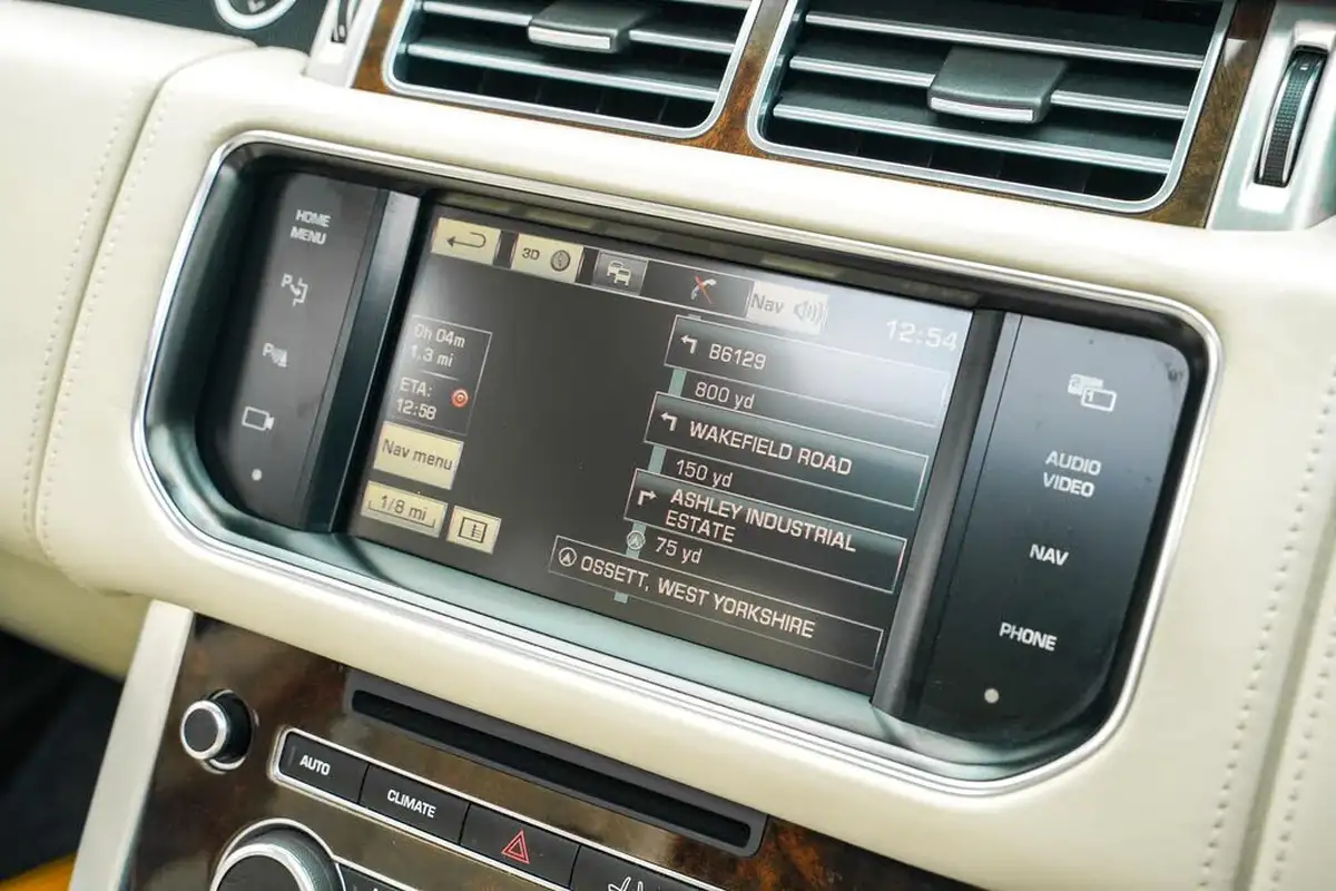 2014-land-rover-range-rover-30-sd-v6-autobiography-30-sd-ss-big-40
