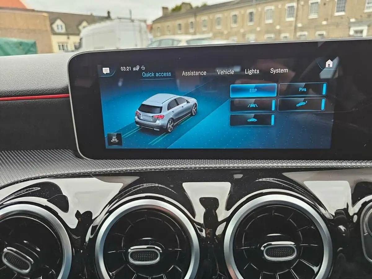 2019-mercedes-benz-a-class-13-a180-amg-line-executive-hatchback-5d-7g-dct-big-21
