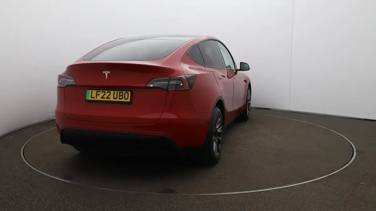 2022-tesla-model-y-e-long-range-big-52