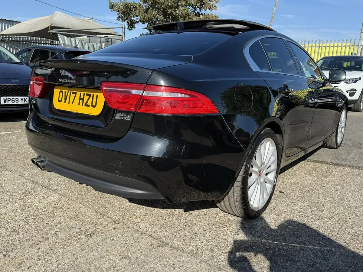 2017-jaguar-xe-20d-portfolio-180ps-awd-1999cc-auto-big-13