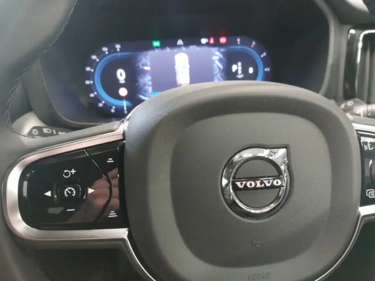 2023-volvo-xc60-20td-b4-plus-big-16