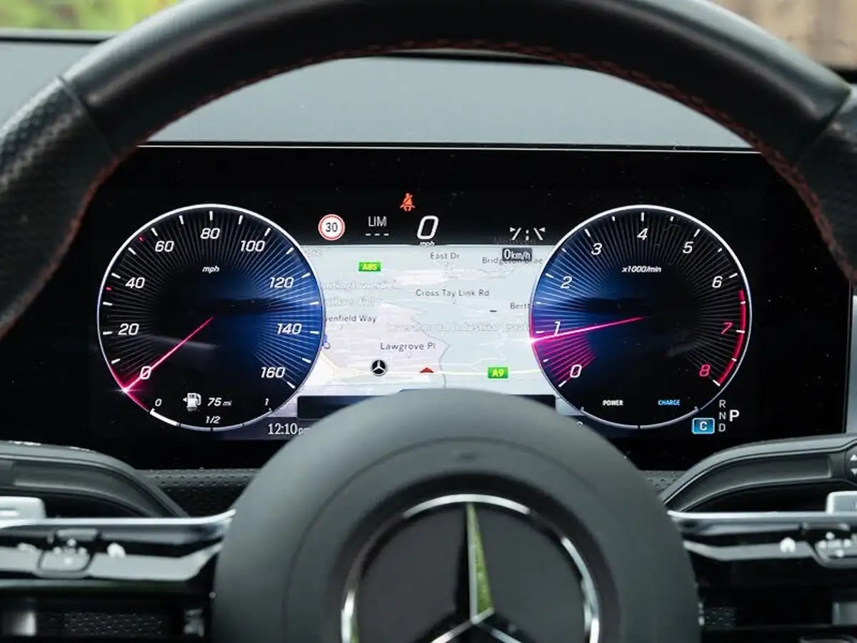 2023-mercedes-benz-cla-13-cla-180-amg-line-executive-coupe-4d-big-10