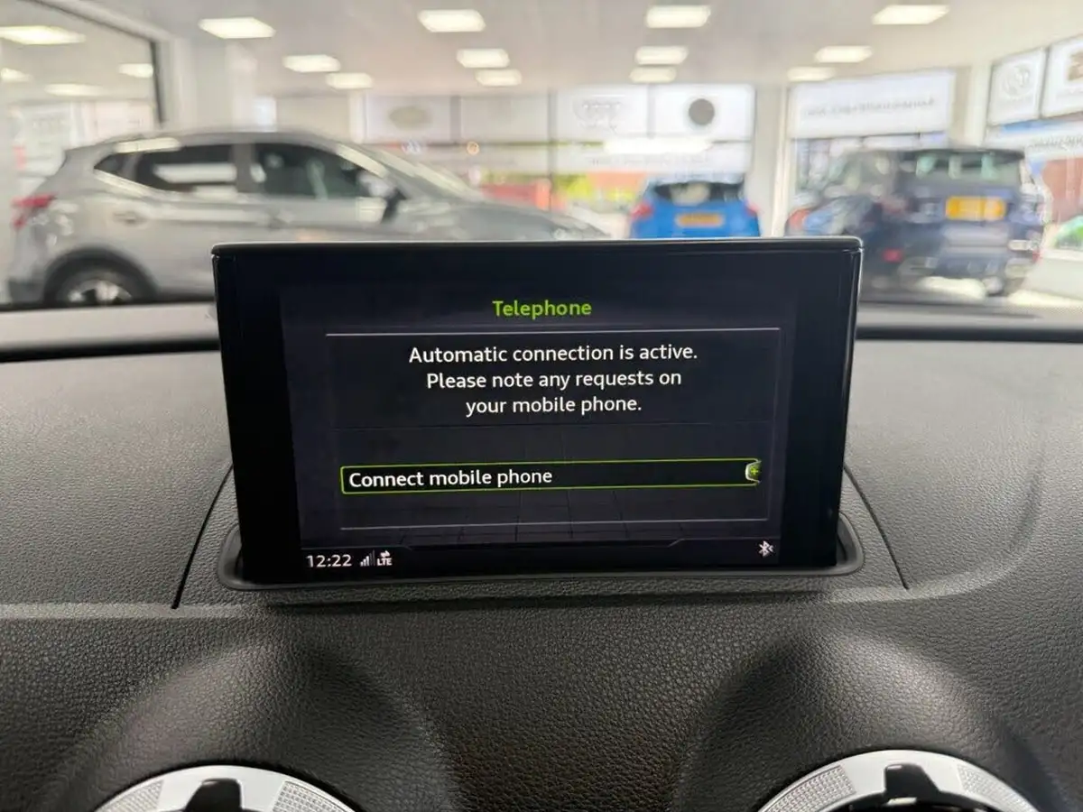 2017-audi-a3-16tdi-sport-110ps-nav-saloon-4d-big-32
