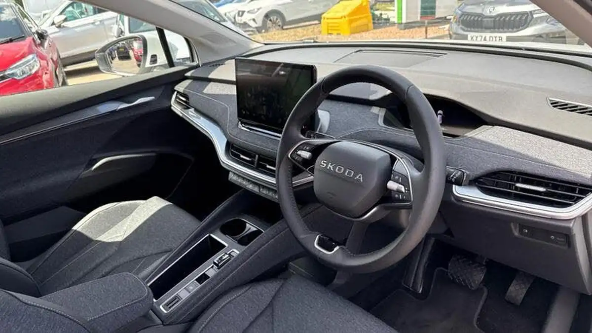 2025-skoda-elroq-e-edition-60-big-5