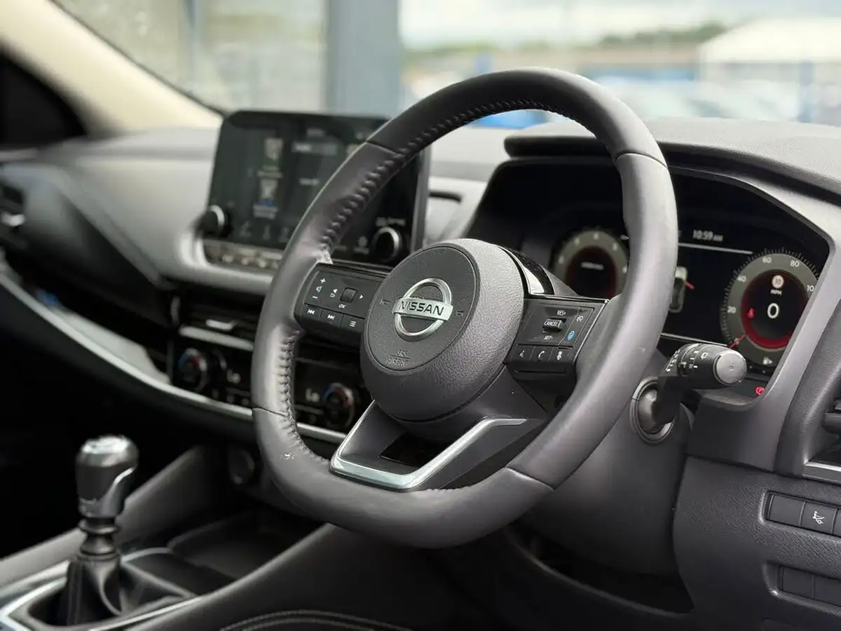 2021-nissan-qashqai-13-dig-t-premiere-edition-140ps-big-2