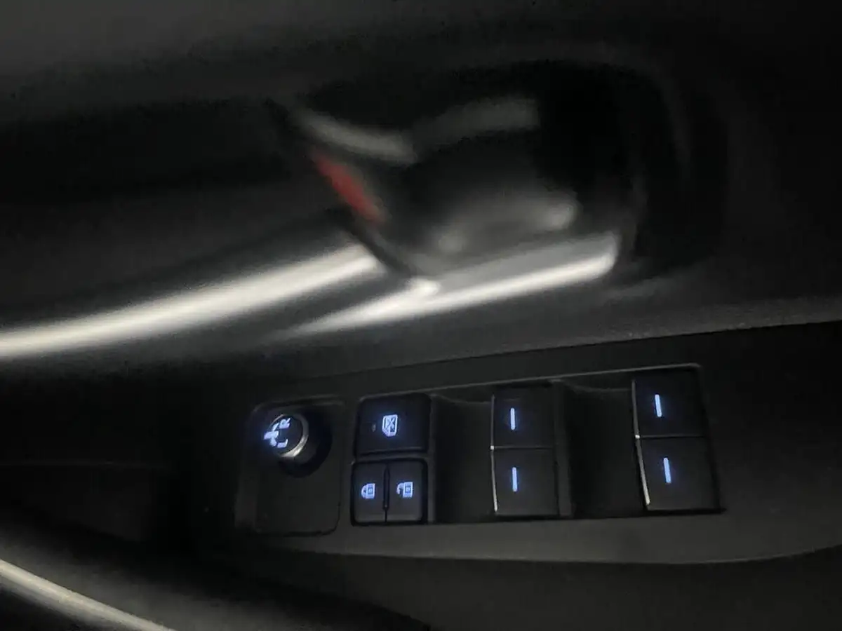 2021-toyota-corolla-18-vvt-i-icon-tech-spare-wheel-hatchback-5d-big-23
