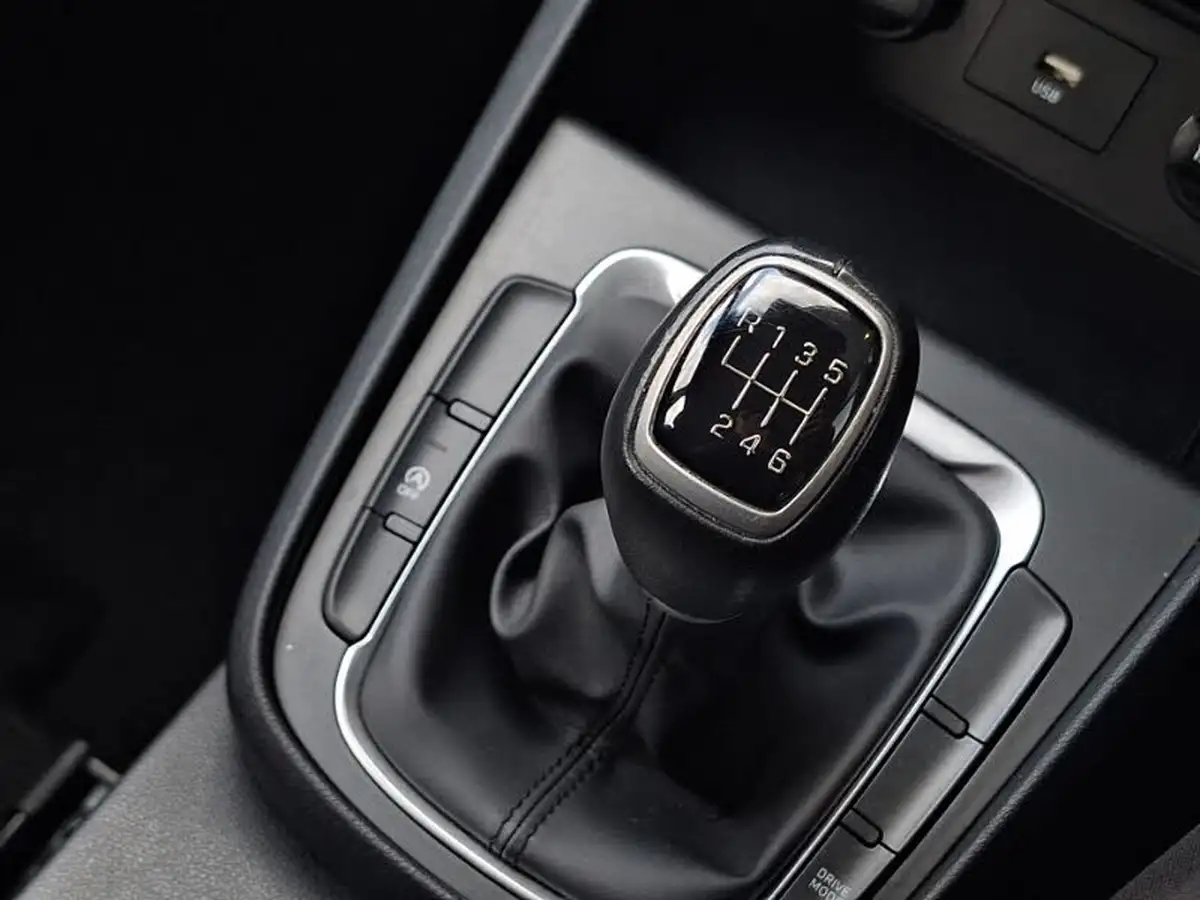2021-hyundai-kona-10-t-gdi-se-connect-big-16