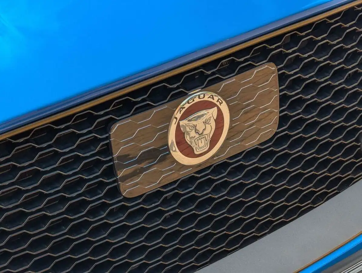 2020-jaguar-f-pace-50-v8-sc-svr-big-10