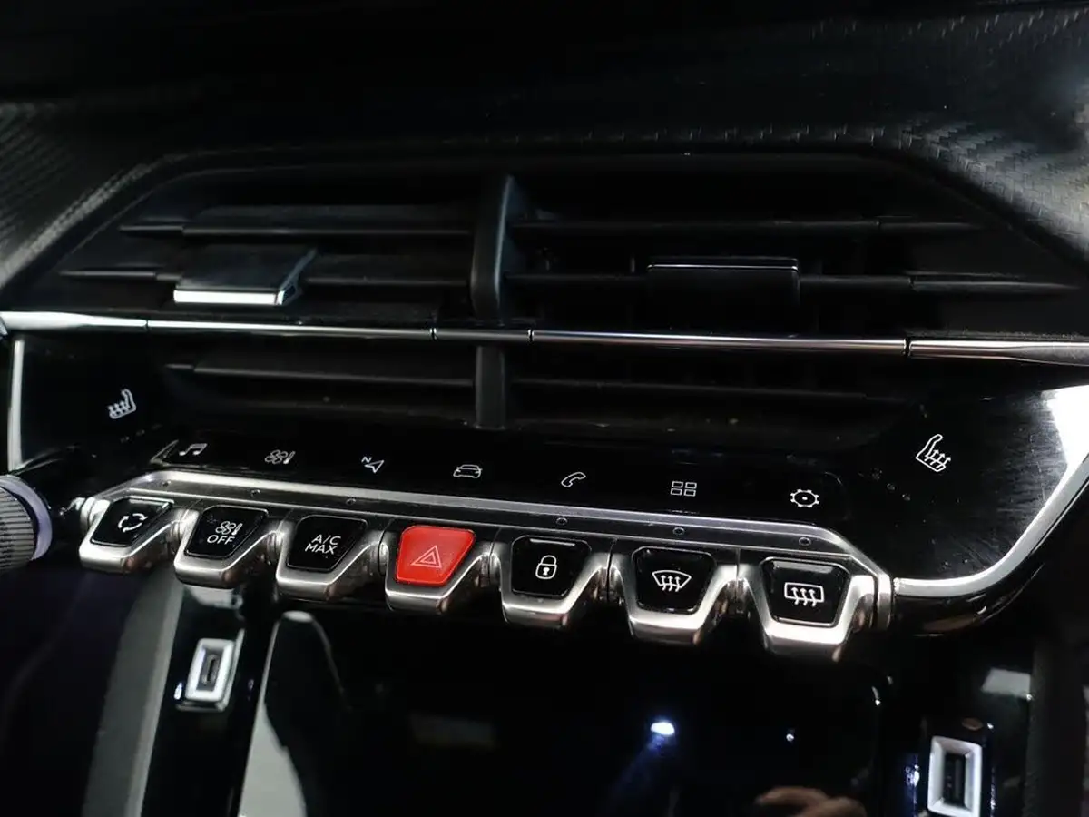 2021-peugeot-2008-suv-15-bluehdi-gt-big-25