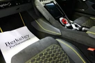 2023-lamborghini-huracan-52-tecnica-small-22