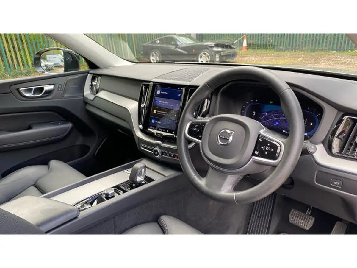 2022-volvo-xc60-20-b5-plus-big-4