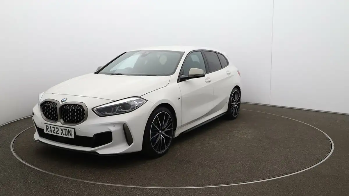 2022-bmw-1-series-20-m135i-xdrive-big-29