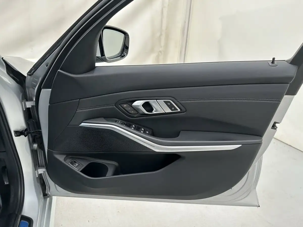 2020-bmw-3-series-big-9