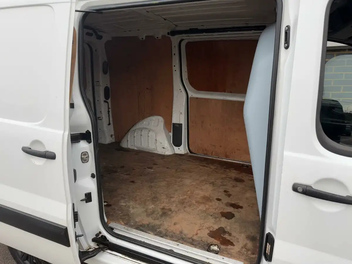 2016-citroen-dispatch-16td-enterprise-panel-big-13