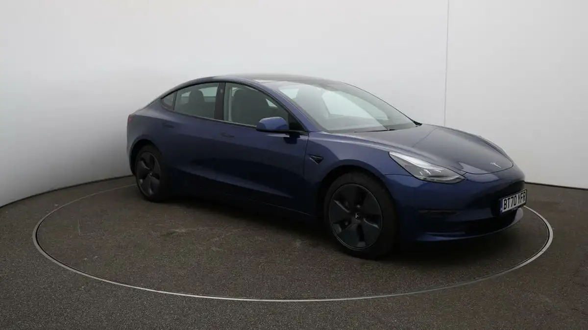 2020-tesla-model-3-e-long-range-big-1