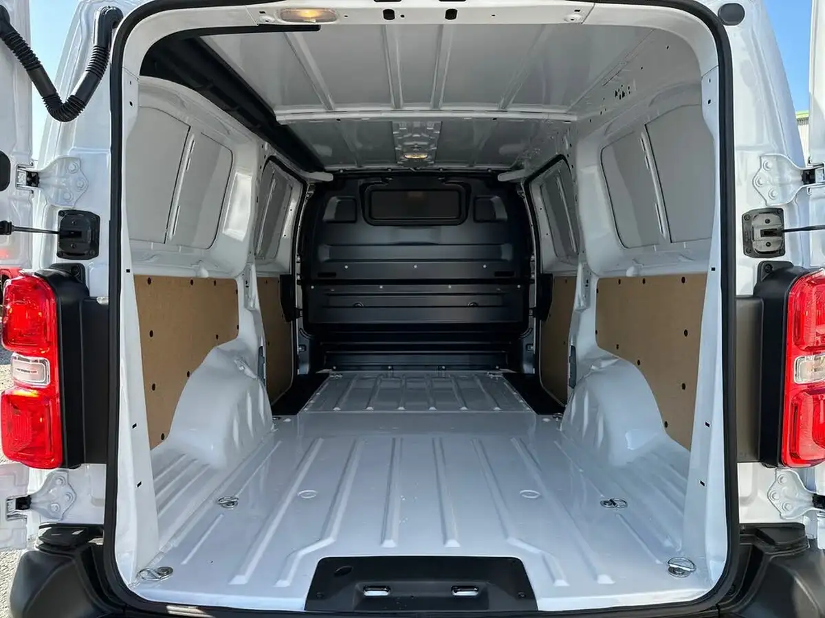 2025-vauxhall-vivaro-15td-prime-big-9