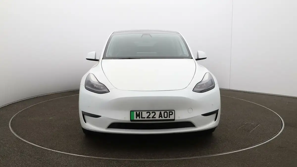 2022-tesla-model-y-e-long-range-big-31