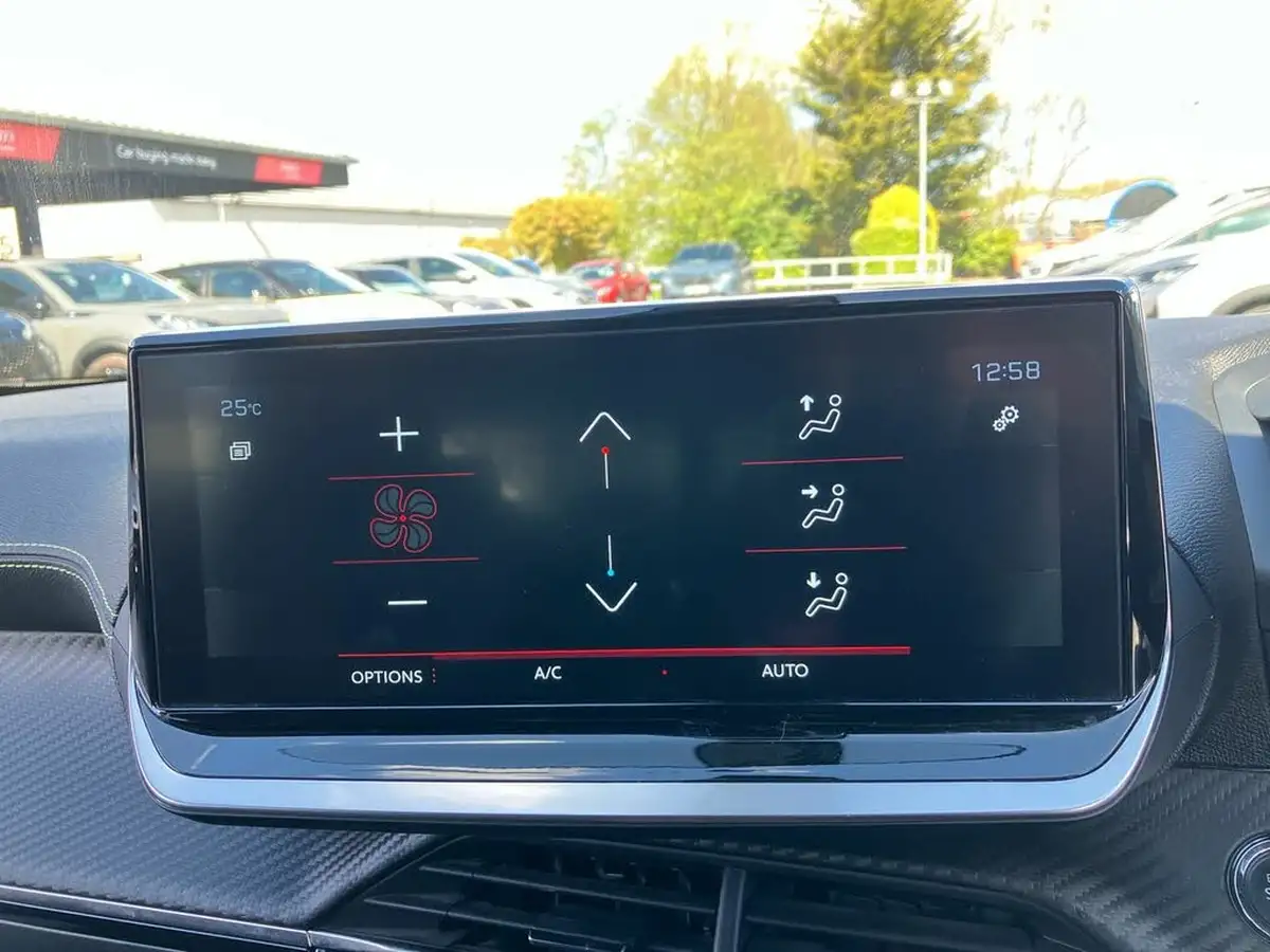 2021-peugeot-2008-suv-12-puretech-gt-eat8-big-11