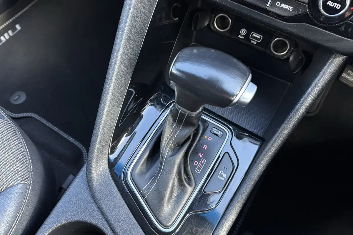 2017-kia-niro-16-gdi-2-157kwh-lithium-ion-big-11