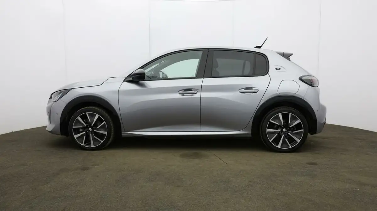 2021-peugeot-208-e-gt-50kwh-big-61