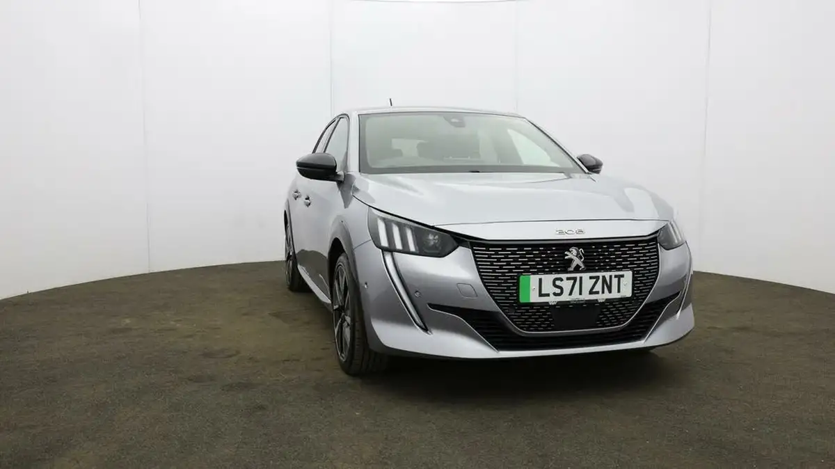 2021-peugeot-208-e-gt-50kwh-big-37