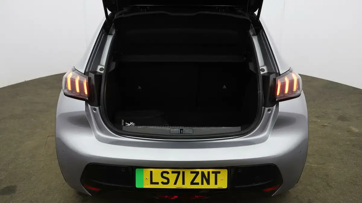2021-peugeot-208-e-gt-50kwh-big-16