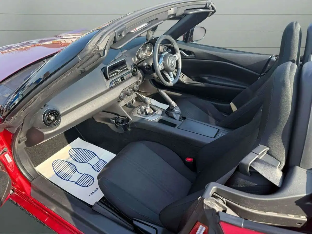 2018-mazda-mx-5-15-se-big-16