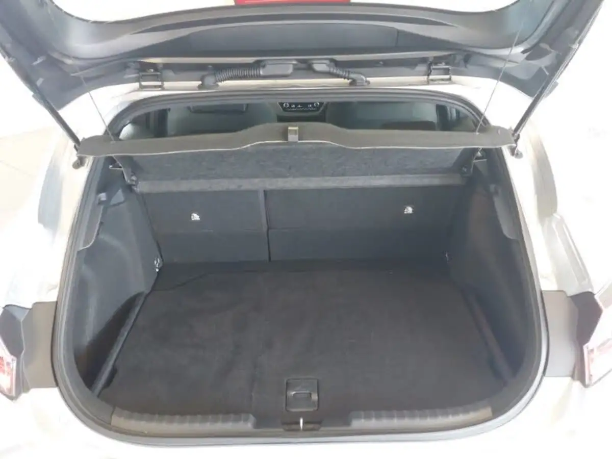 2022-toyota-corolla-20-vvt-i-icon-tech-hatchback-big-7