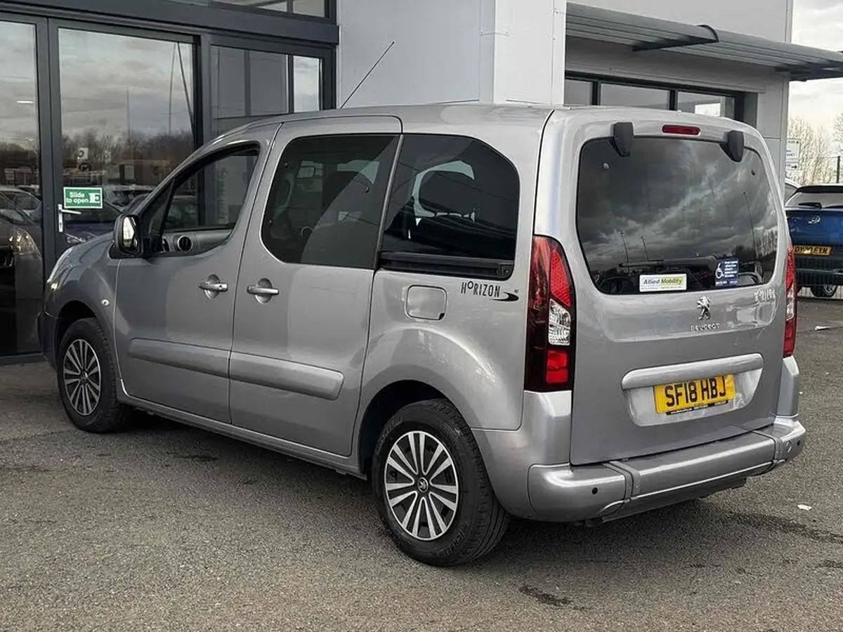 2018-peugeot-partner-big-15