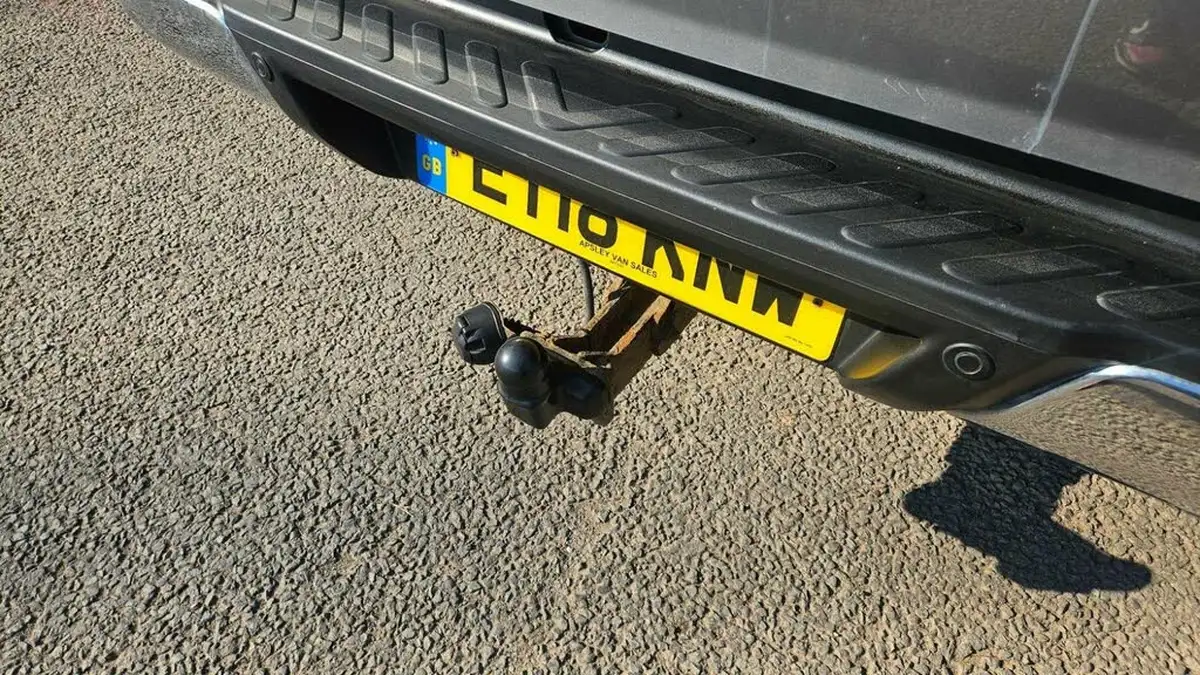 2018-nissan-navara-23dci-tekna-auto-big-7