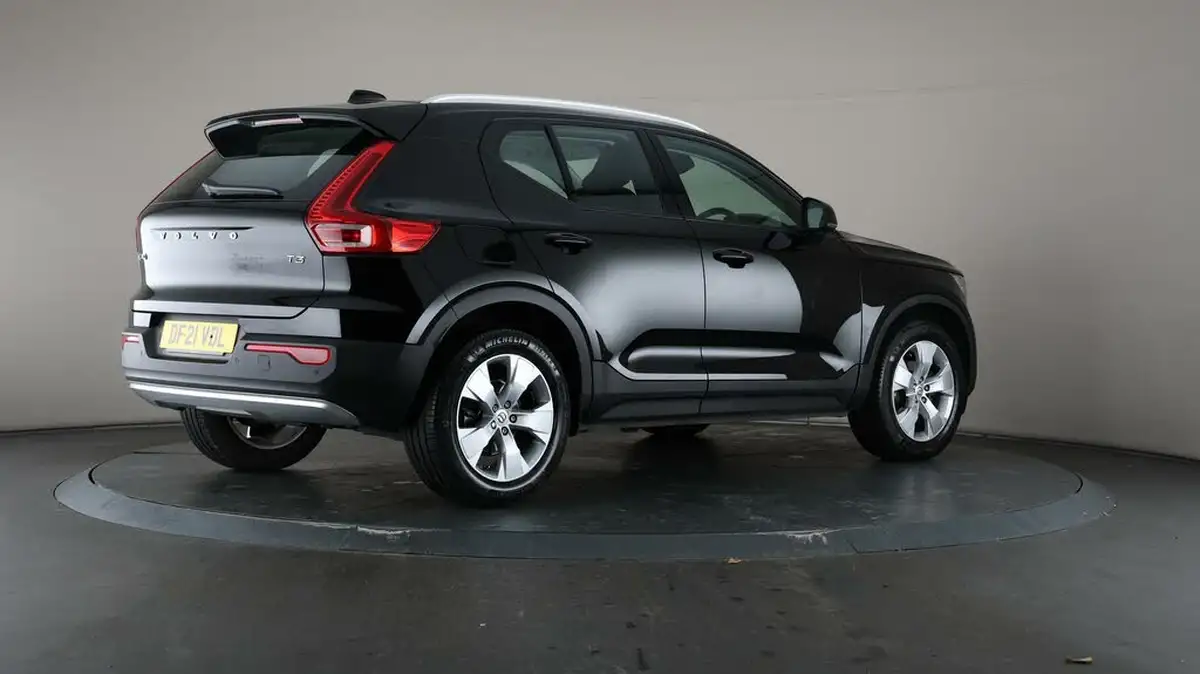 2021-volvo-xc40-15-t3-momentum-161bhp-auto-big-7