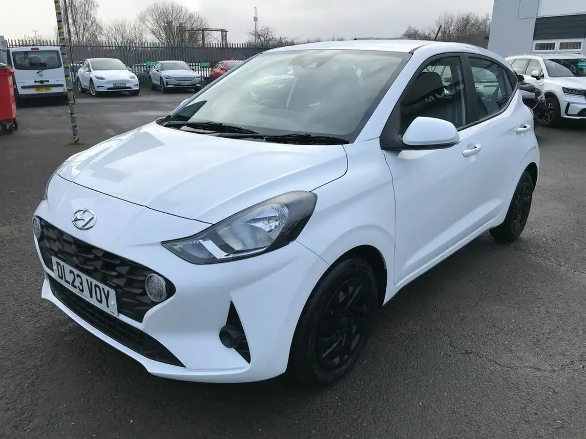 2023-hyundai-i10-10-se-big-2