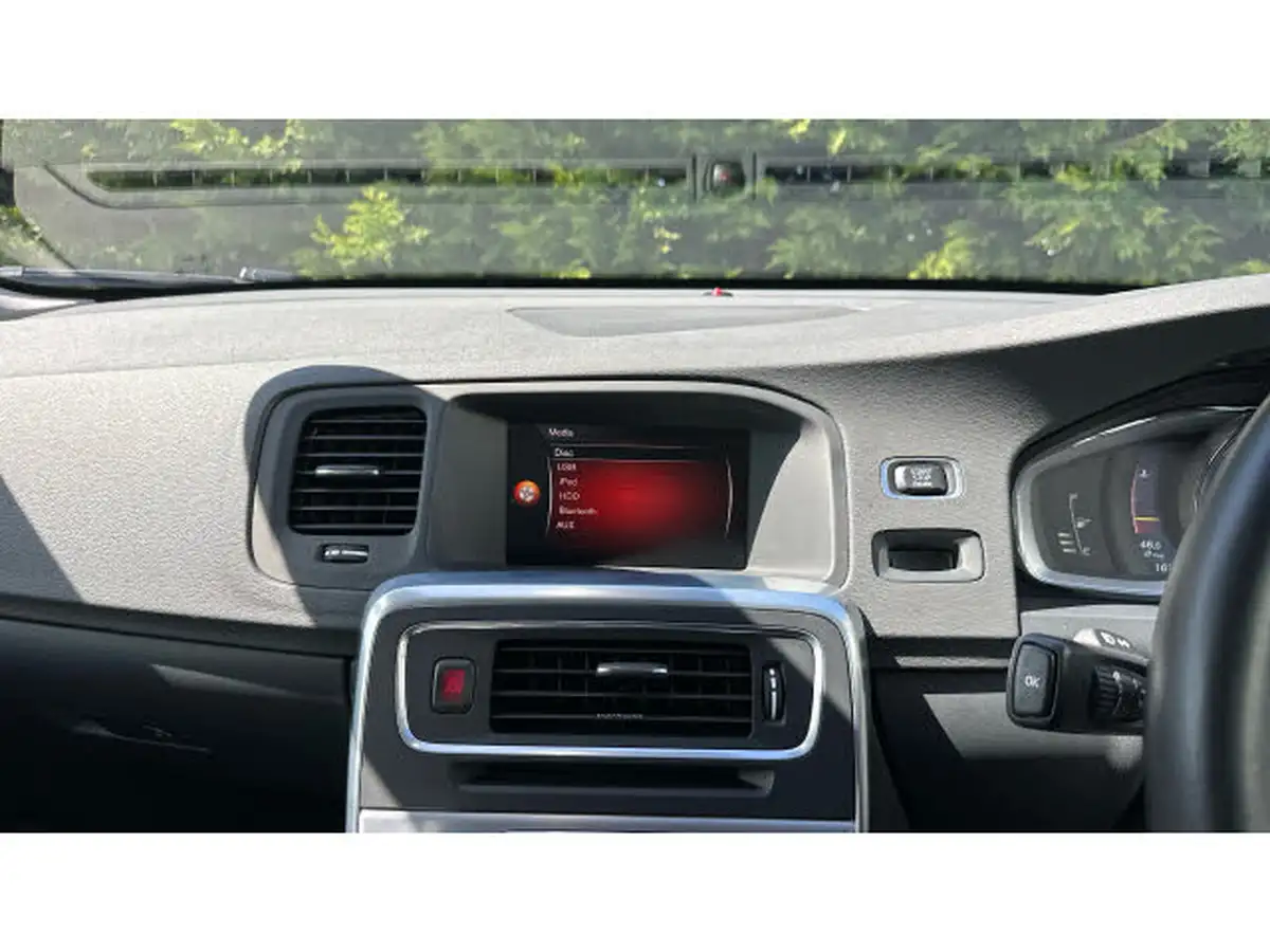 2017-volvo-v60-20td-d4-se-lux-geartronic-big-34