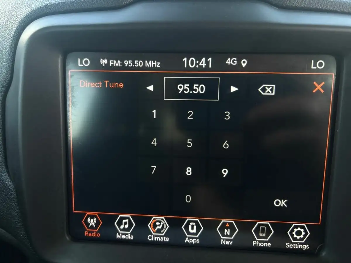 2021-jeep-renegade-13-gse-limited-phev-big-9
