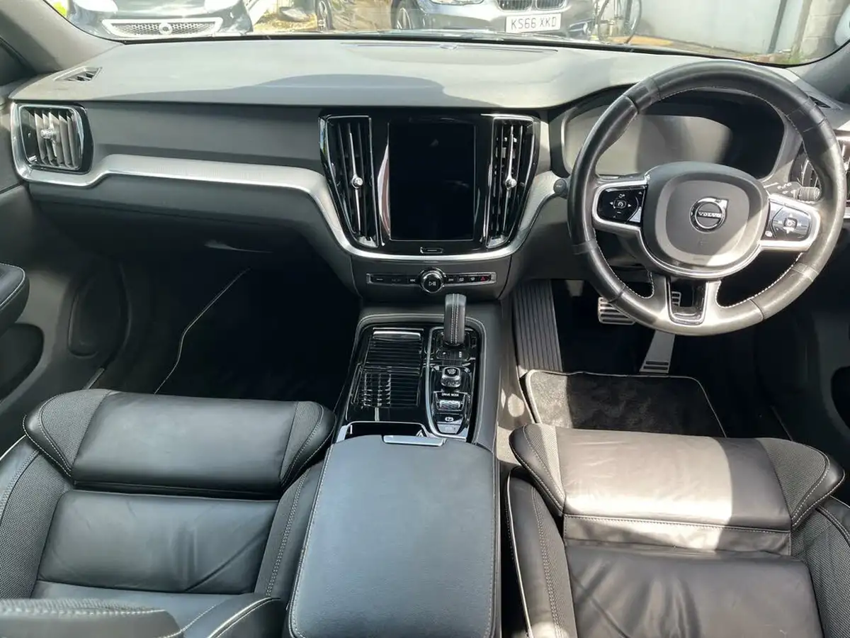 2021-volvo-v60-20-t6-r-design-340bhp-big-12