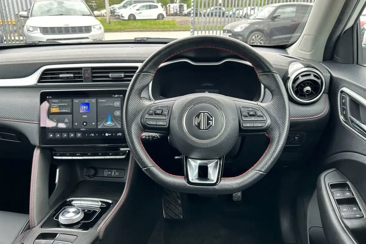 2024-mg-zs-suv-e-trophy-connect-ev-156ps-long-range-big-14