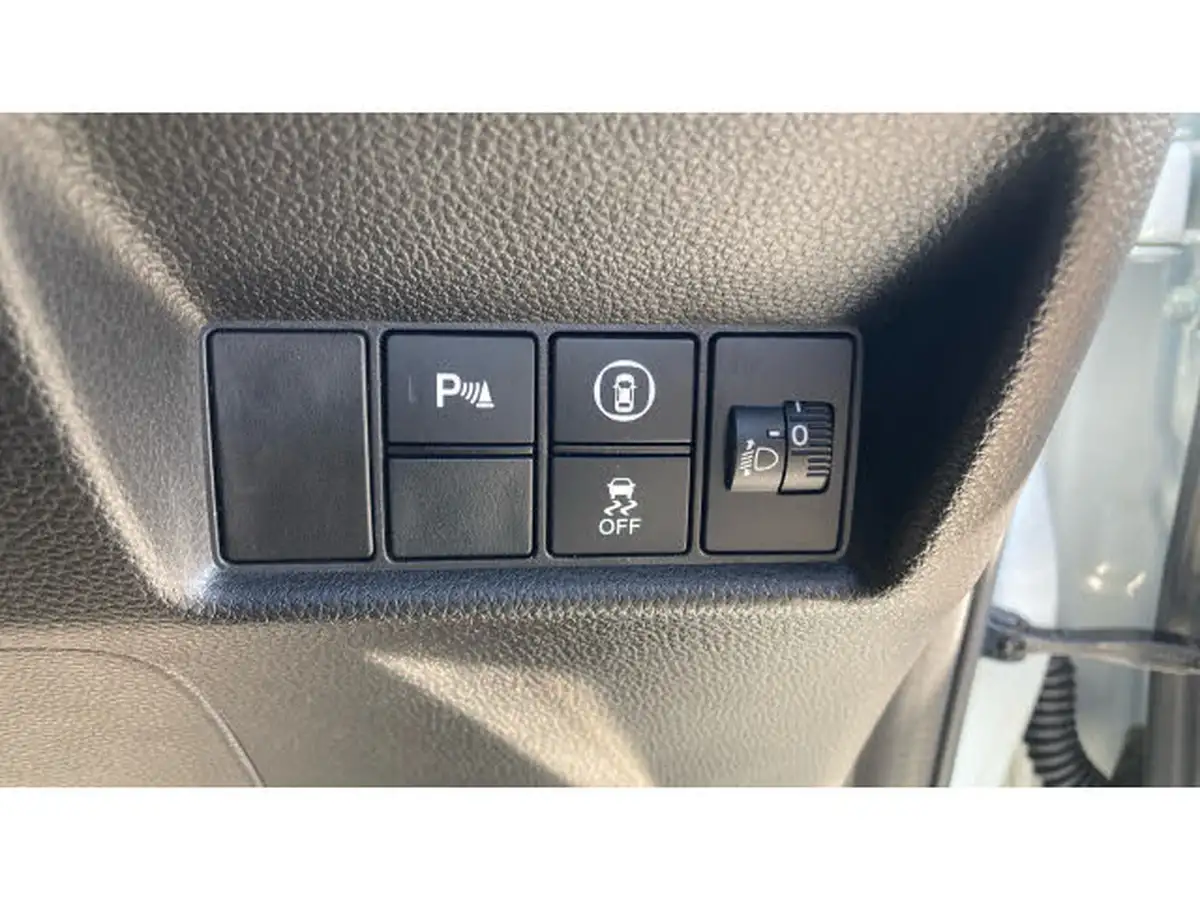 2021-honda-jazz-15-i-mmd-ex-107ps-big-17