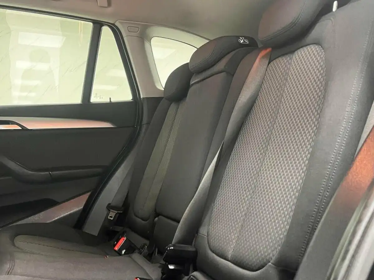 2021-bmw-x1-15-sdrive18i-se-dct-big-25