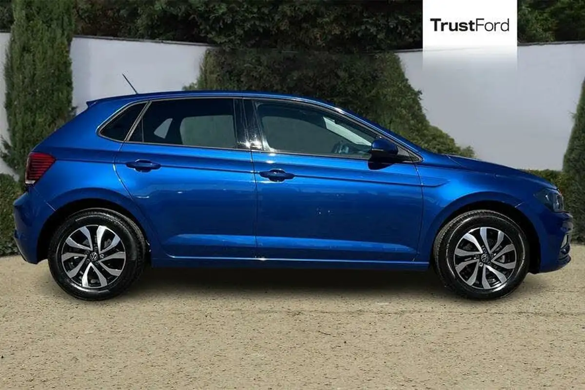 2021-volkswagen-polo-10-active-big-2