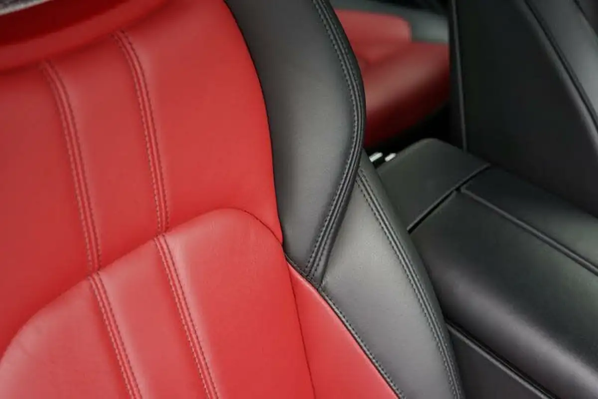 2019-maserati-ghibli-30td-ss-big-22
